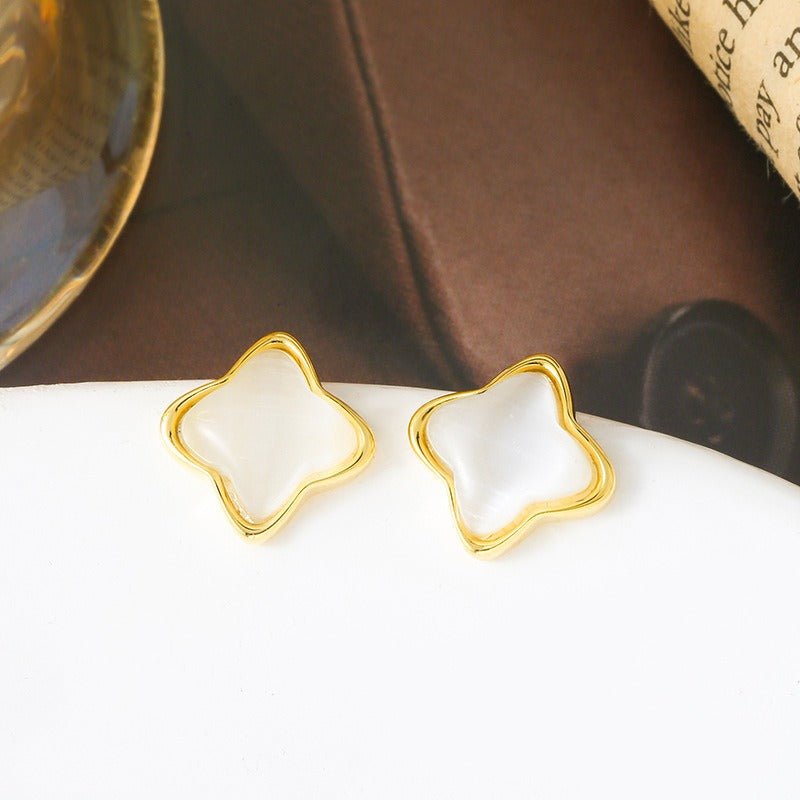 Velóra Auri – Cat’s Eye Clover Earrings - VELORÁ