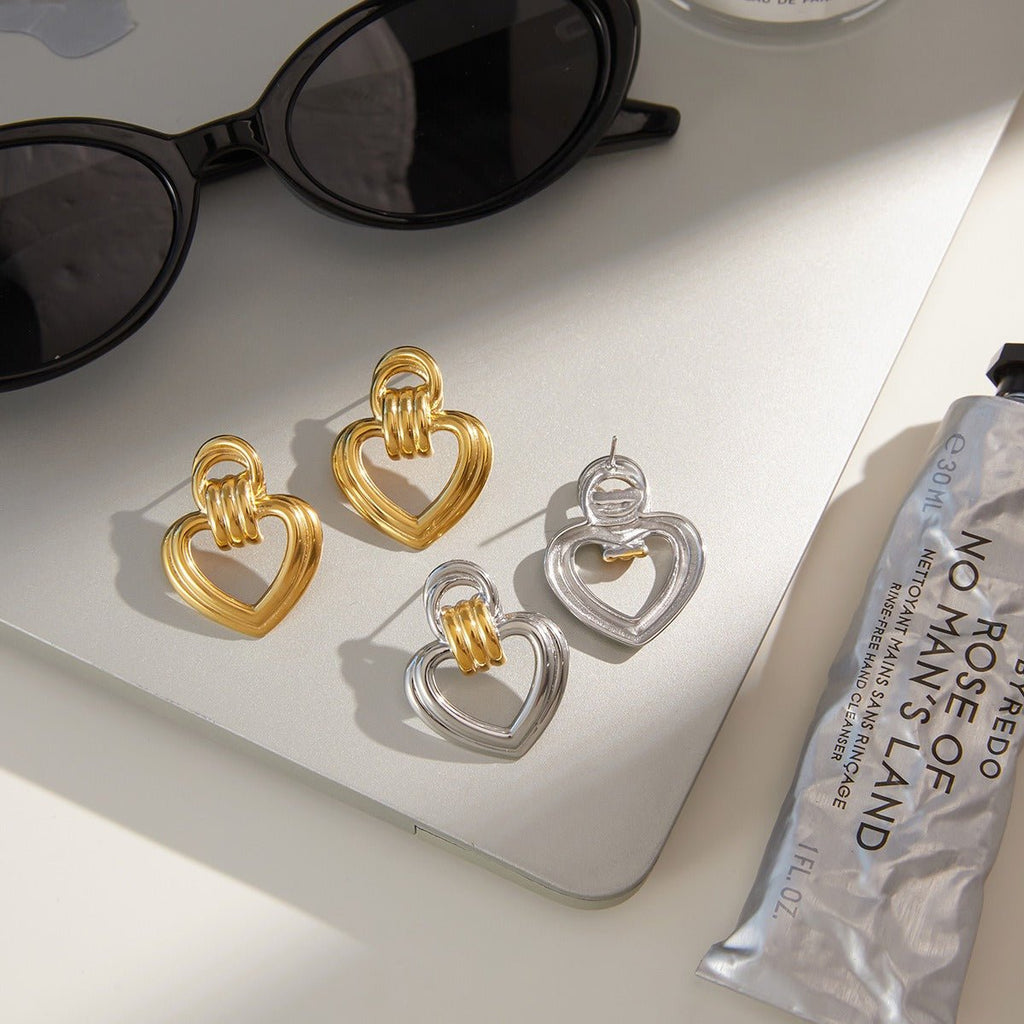 Velóra Auri – Heart Glow Studs - VELORÁ