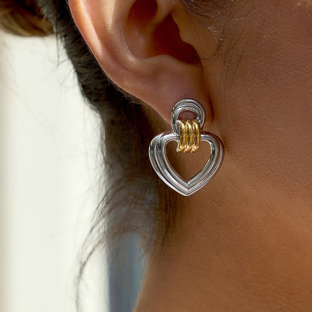 Velóra Auri – Heart Glow Studs - VELORÁ