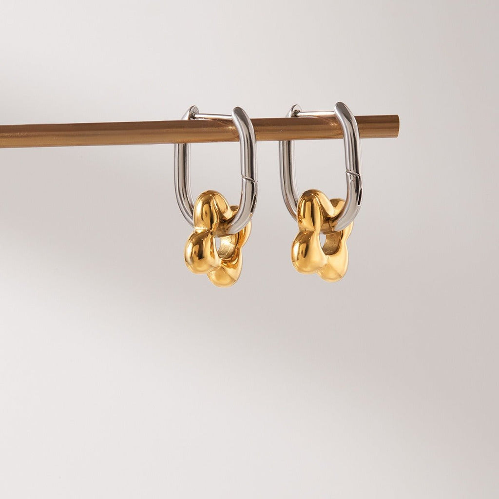 Velóra Auri – Luxe Flower Hoops - VELORÁ