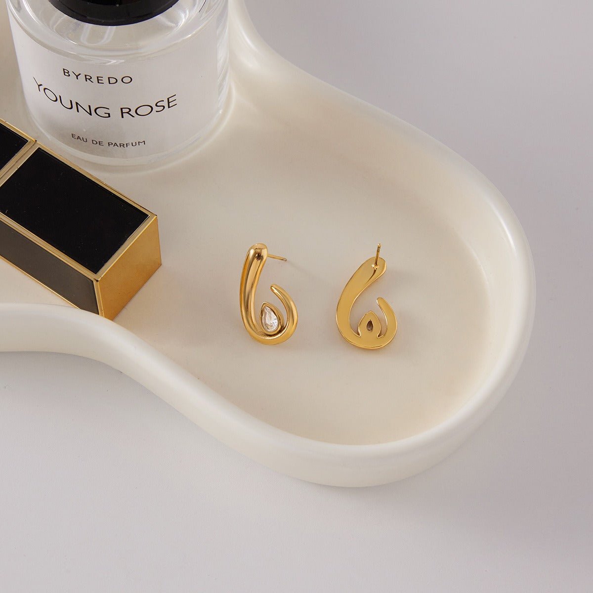 Velóra Auri – Teardrop Zircon Studs - VELORÁ