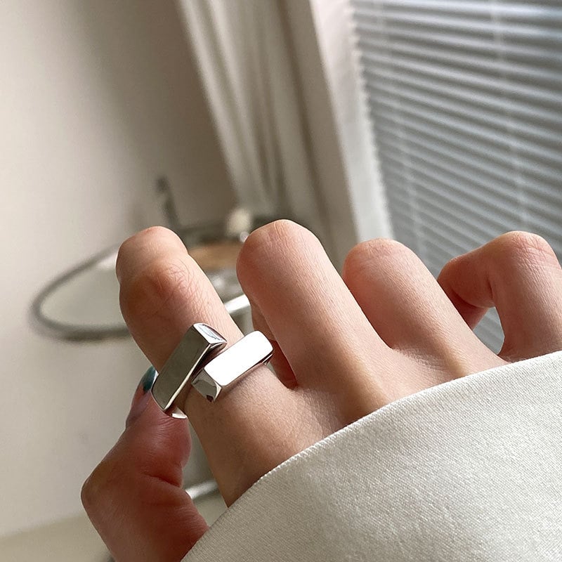 Velóra Axis Cross Ring - VELORÁ