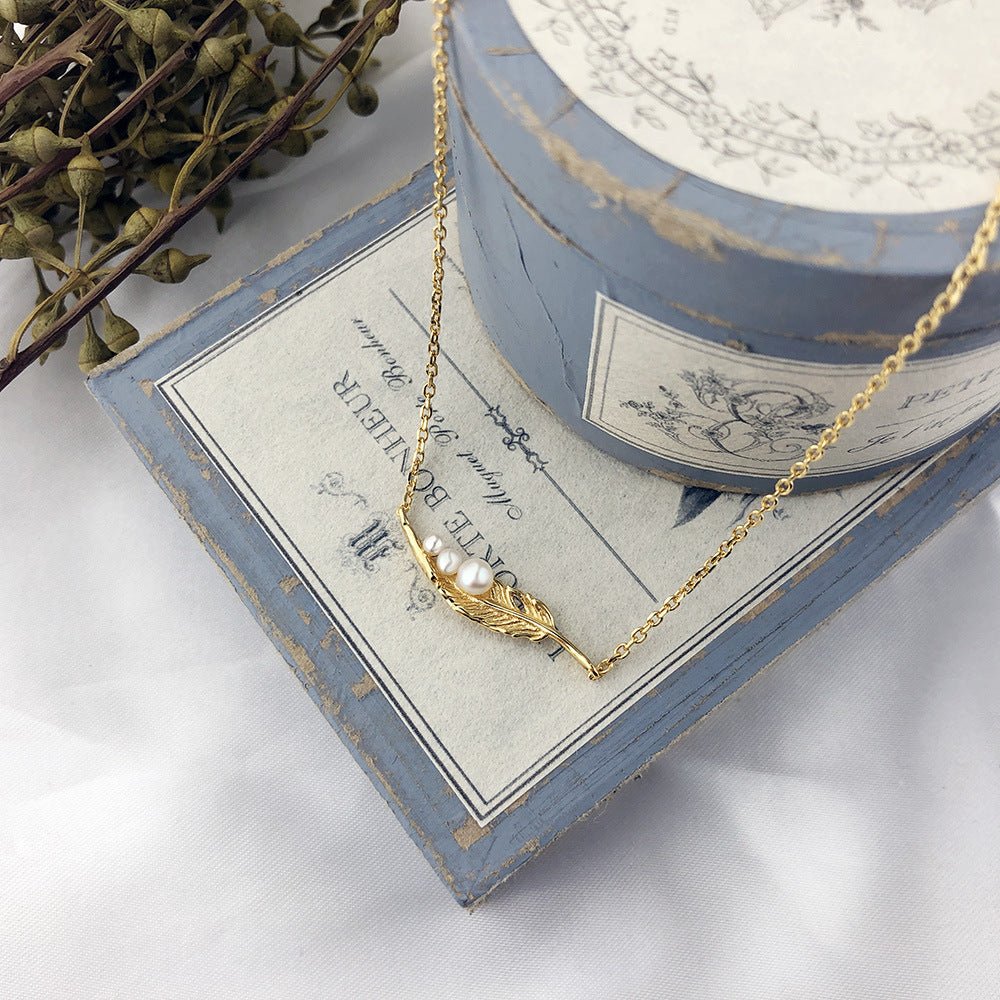 Velóra Feather Pearl Necklace - VELORÁ