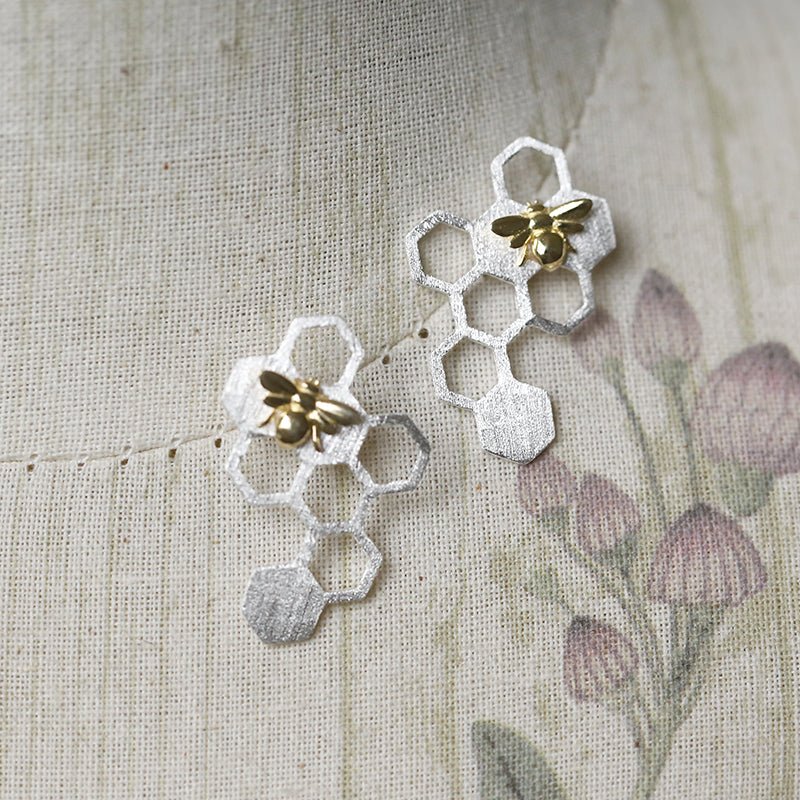 Velóra Hive Sculpt Earrings - VELORÁ