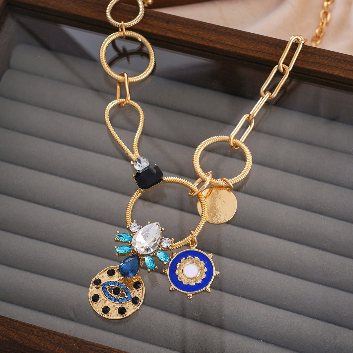 Velóra Nóva – Mystic Coin Pendant - VELORÁ