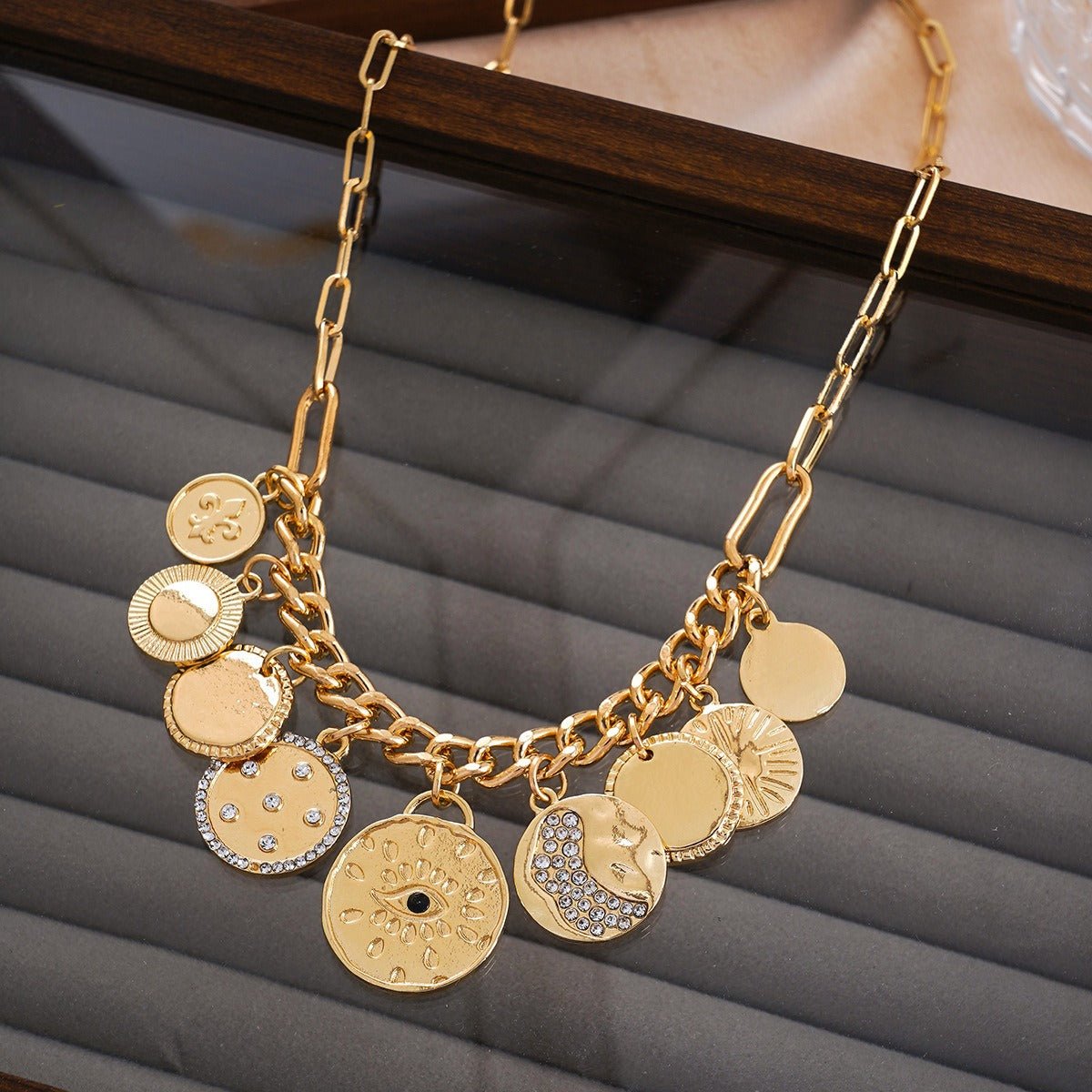 Velóra Nóva – Mystic Coin Pendant - VELORÁ