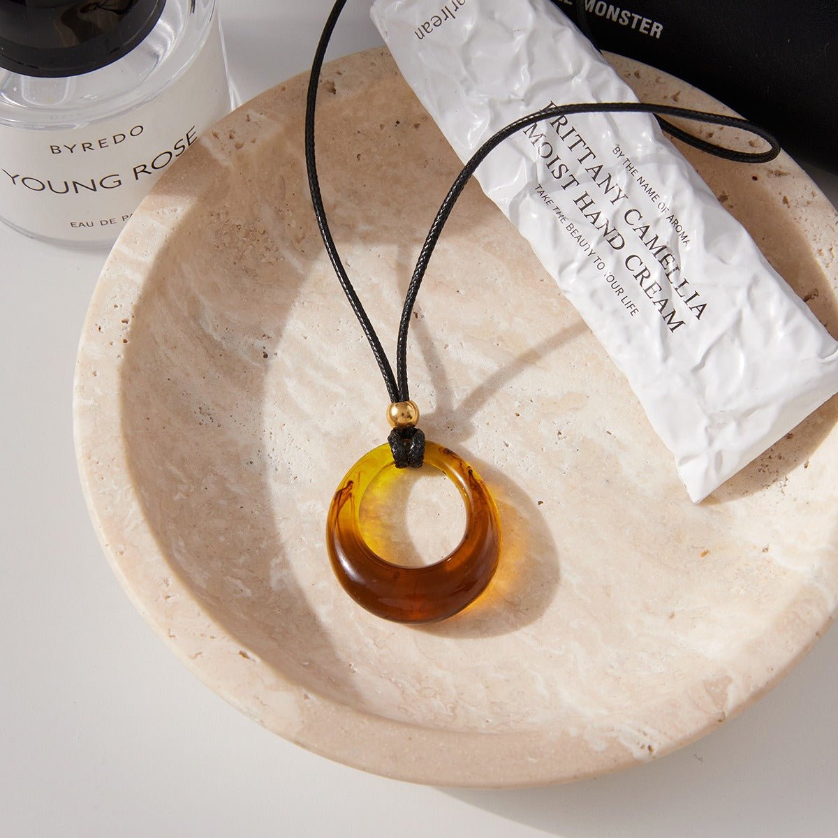 Velóra Sélene – Amber Resin Long Necklace - VELORÁ