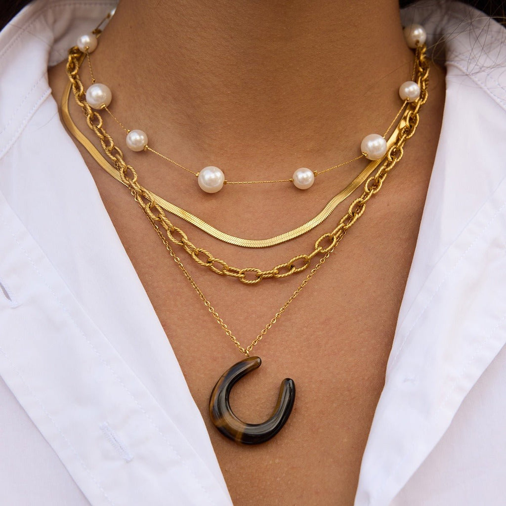 Velóra Sélene – Tiger’s Eye & Malachite Horseshoe Pendant - VELORÁ